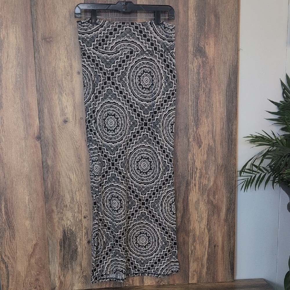 Rue21 Monochrome Geometric Maxi Skirt M